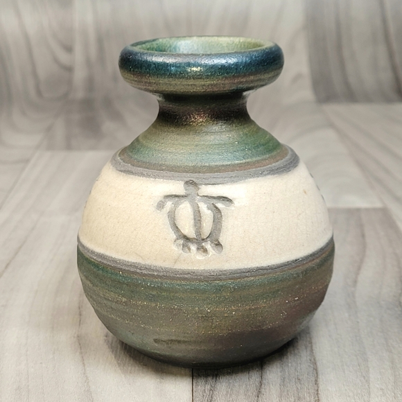 Christopher Matti Maui Hawaiian Petroglyph 2003 Raku Pottery Vase Art 4.25" - Picture 2 of 11